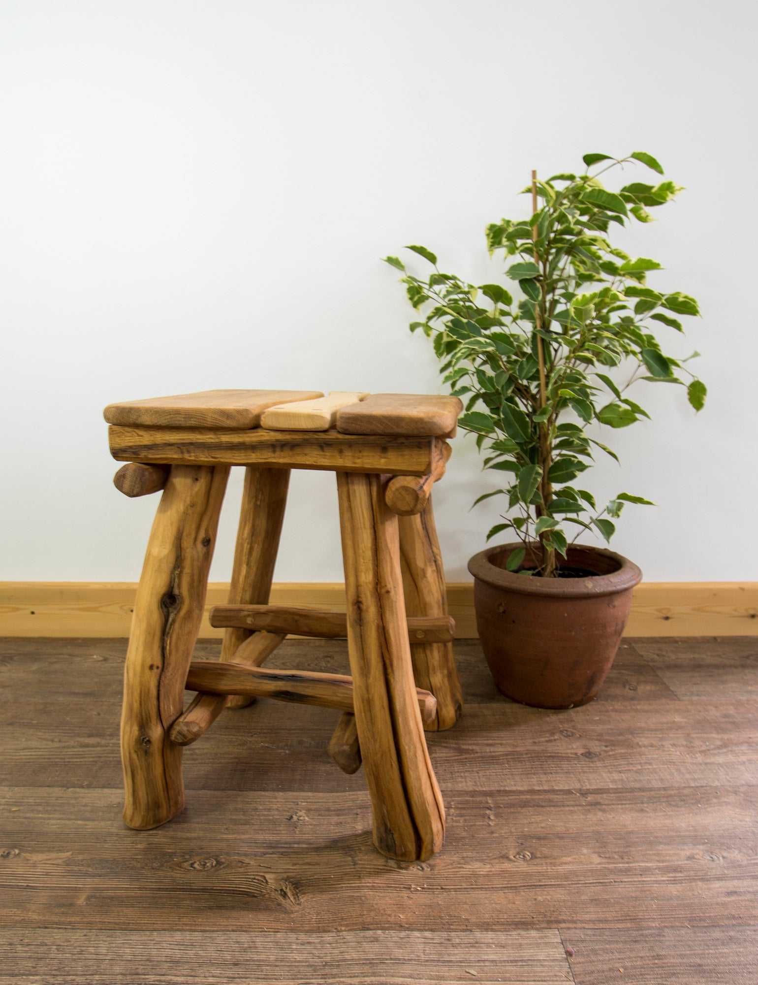 Hobbit Stool